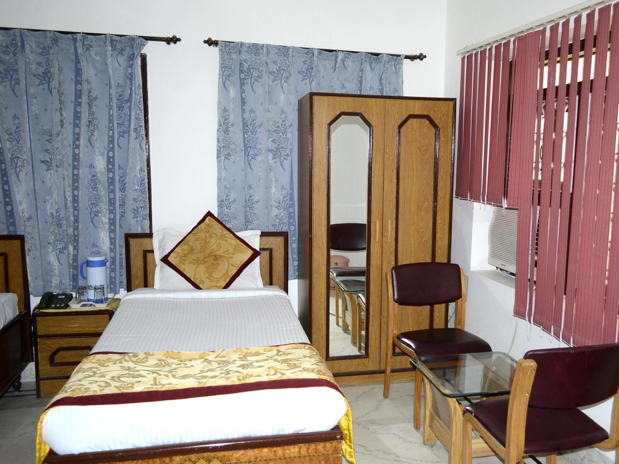 Hotel Tokyo Vihar Bodh-Gajá Kültér fotó